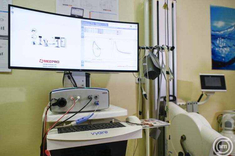 Átadták a Semmelweis Egyetem felújított teljesítményélettani laborját