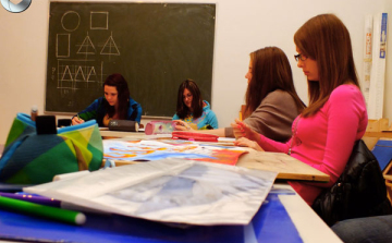 A vizuális művészeteket közelebb hozni az emberekhez