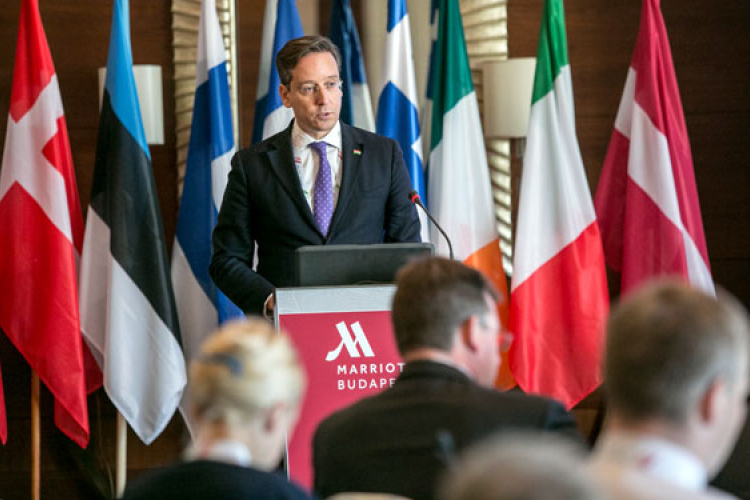 Rákossy Balázs, államtitkár lakossági fórumot tart Dombóváron