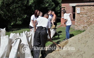 Újraminősítő gyakorlaton a Dombóvári, Kapos és Koppány mentőcsoportok