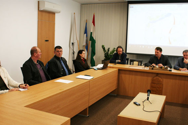 A tervezett kerékpárútról egyeztettek a polgármesterek