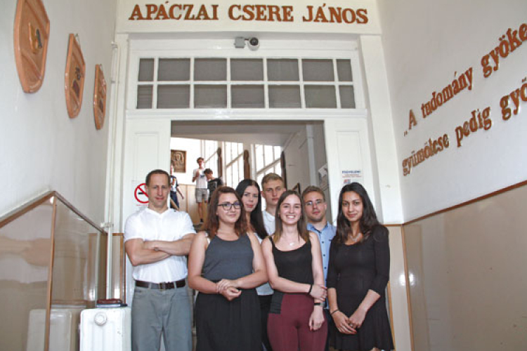 Alsó-Bajorországba készülődnek az apáczaisok