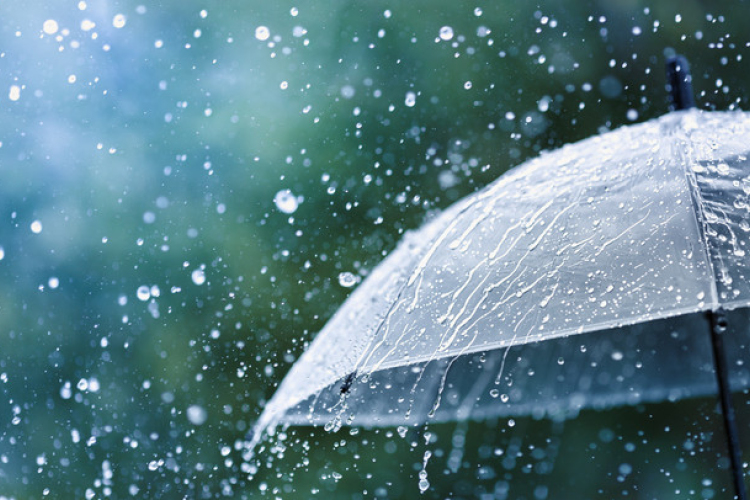 Felhőszakadásra, villámárvízre figyelmeztet a meteorológia