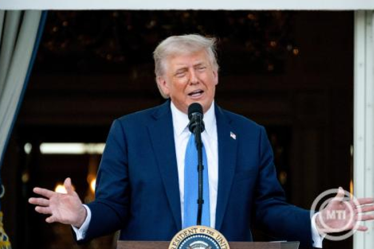 Donald Trump: nagyrészt Iránról, kisebb részt Ukrajnáról szólt a szombati telefonbeszélgetés Vlagyimir Putyinnal