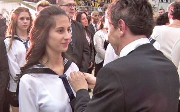 Rendhagyó szalagavató az Esterházy Miklós Szakképző Iskolában 