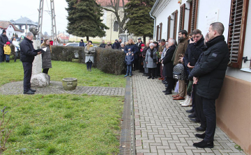A 125 éve született Fekete Istvánra emlékeztek Göllében