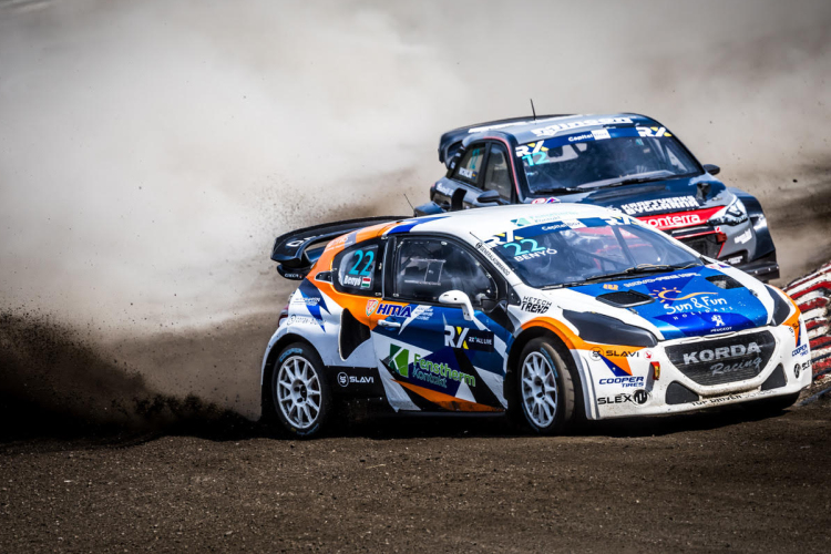 Egy ablaktörlő tette tönkre Benyó Máté höljesi hétvégéjét