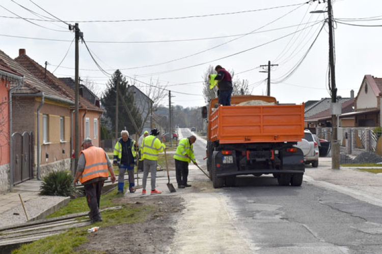 A kátyúzási munkákat március 21. és április 15. között végzik el Dombóváron 