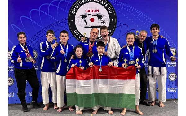 A maximumot hozta ki magából a Dombóvári Karatesuli 10 fős csapata