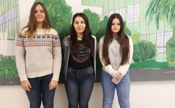 Három belvárosis leány bejutott a Lotz János szövegértési és helyesírási verseny megyei fordulójába