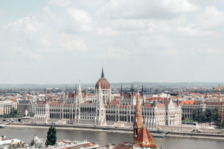 Az adózást és a SZÉP-kártyát érintő könnyítésekről döntött a kormány