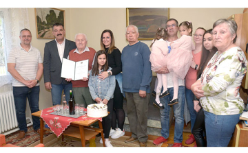 Dombóvár újabb 90 éves lakóját köszöntötték