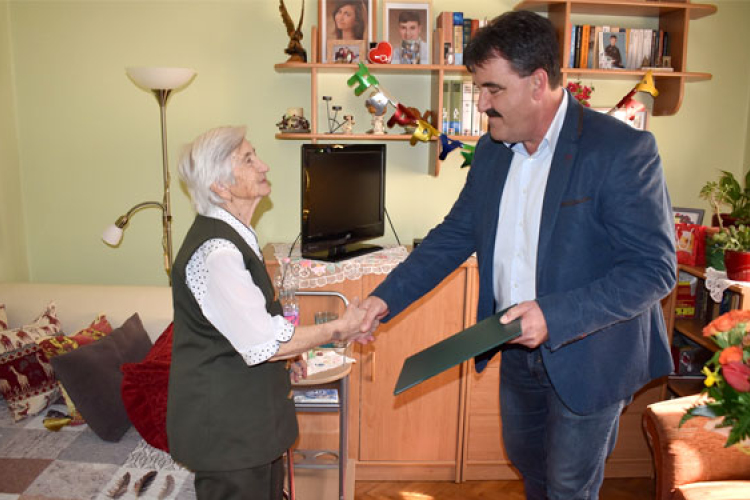 Kató nénit köszöntötték 90. születésnapján