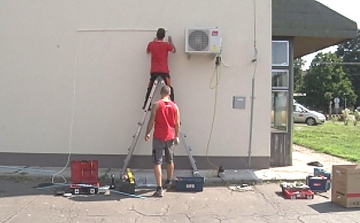 Légkondicionálókat kaptak ajándékba a gyermekorvosi rendelők 